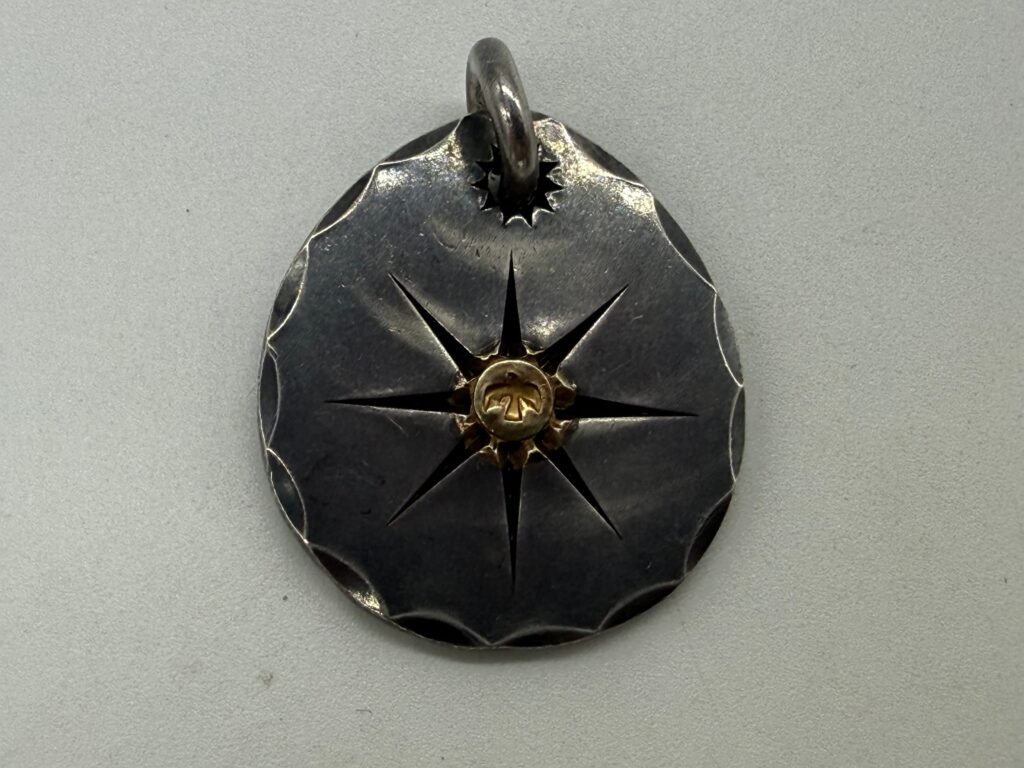 良品 中メタル 彫長個体 22.57g