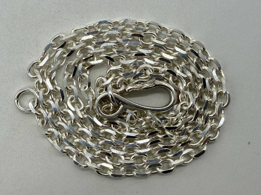 極美品　太角イーグルフックロングチェーン29.45g