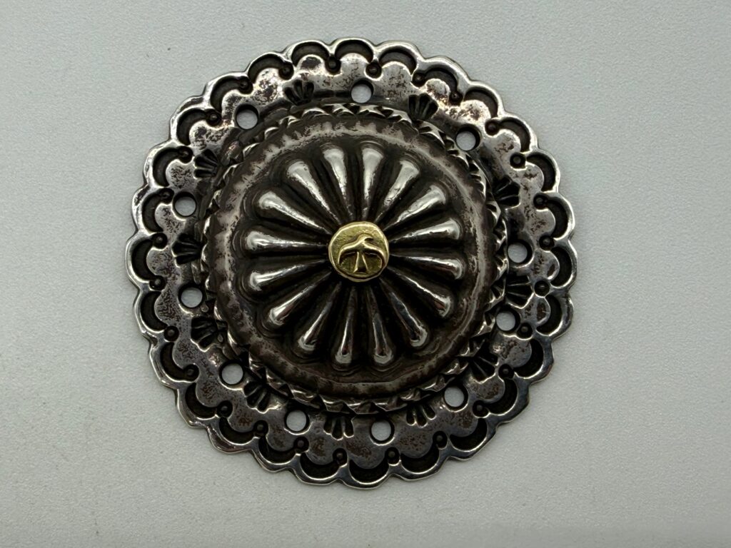 良品　小金メタル付フラワーコンチョ14.24g
