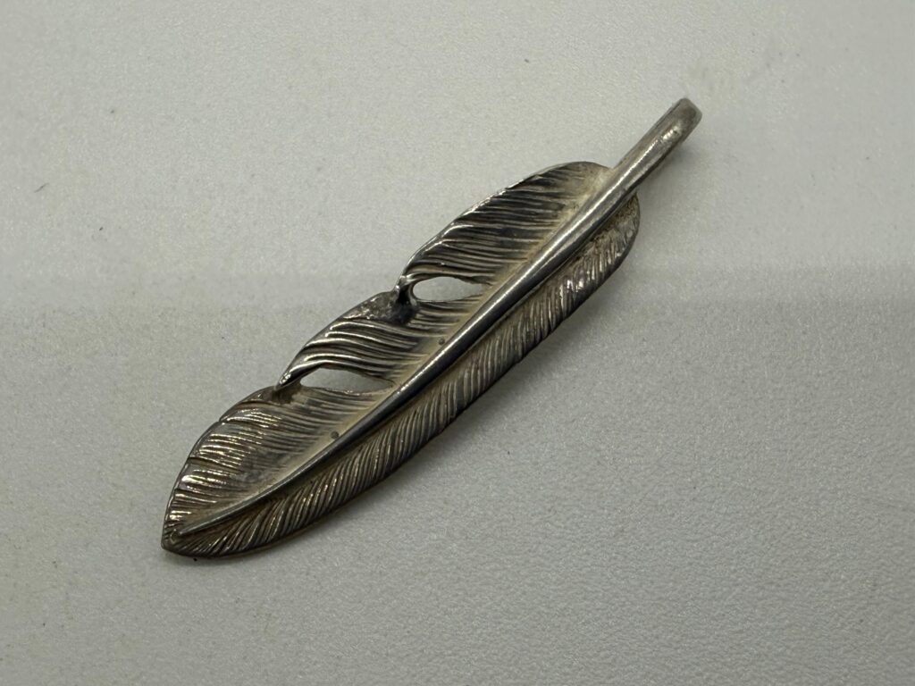 美品　SVフェザー小　右　1.37g