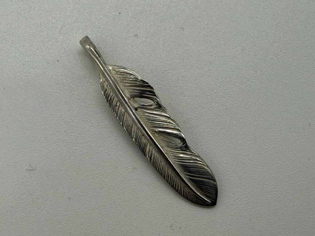 美品　SVフェザー小　左1.37g