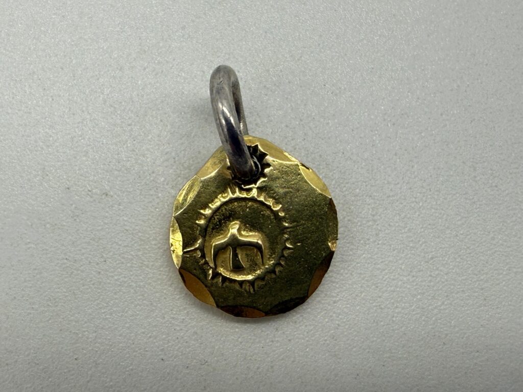 美品　k18in太陽メタル小　現行2.81g