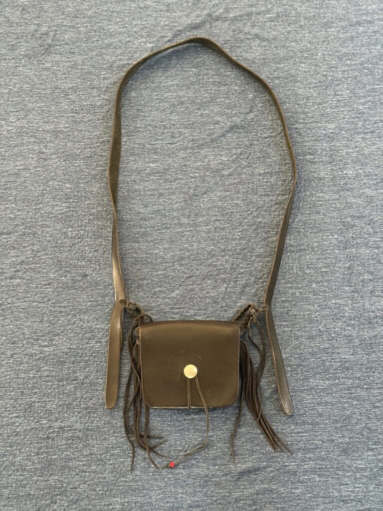 ゴローズ　良品　角型メディスンショルダーバッグ　黒