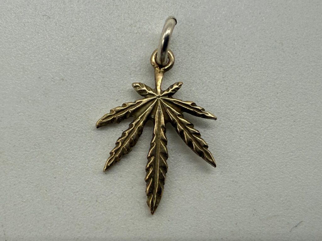 美品　全金グラス小1.58g