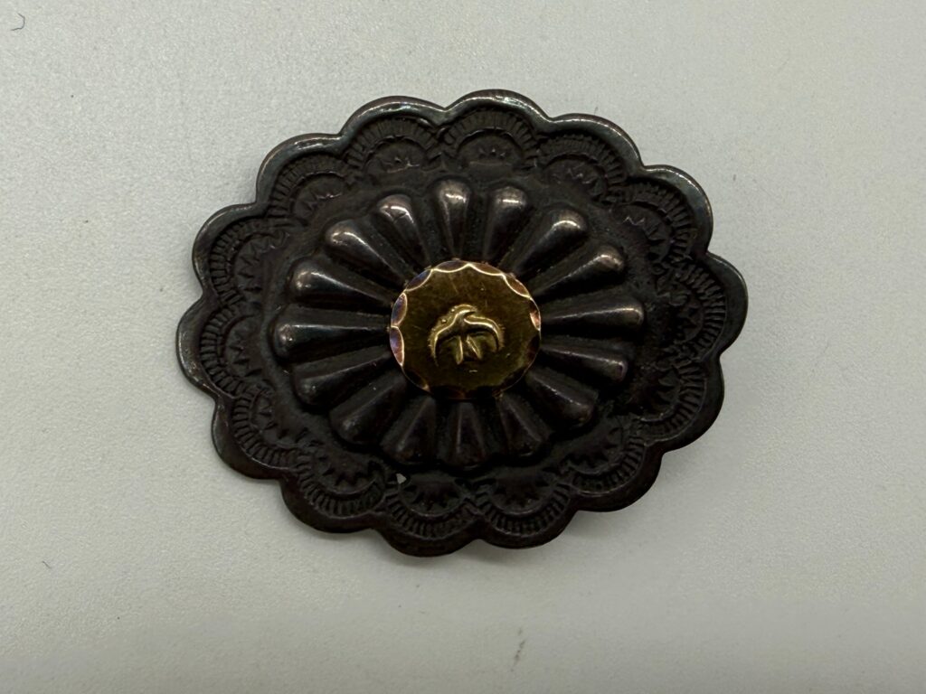 良品　楕円形金メタル付フラワーコンチョ横7.72g