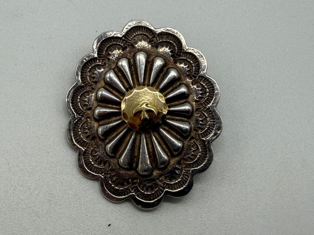 美品 楕円形金メタル付フラワーコンチョ縦8.57g