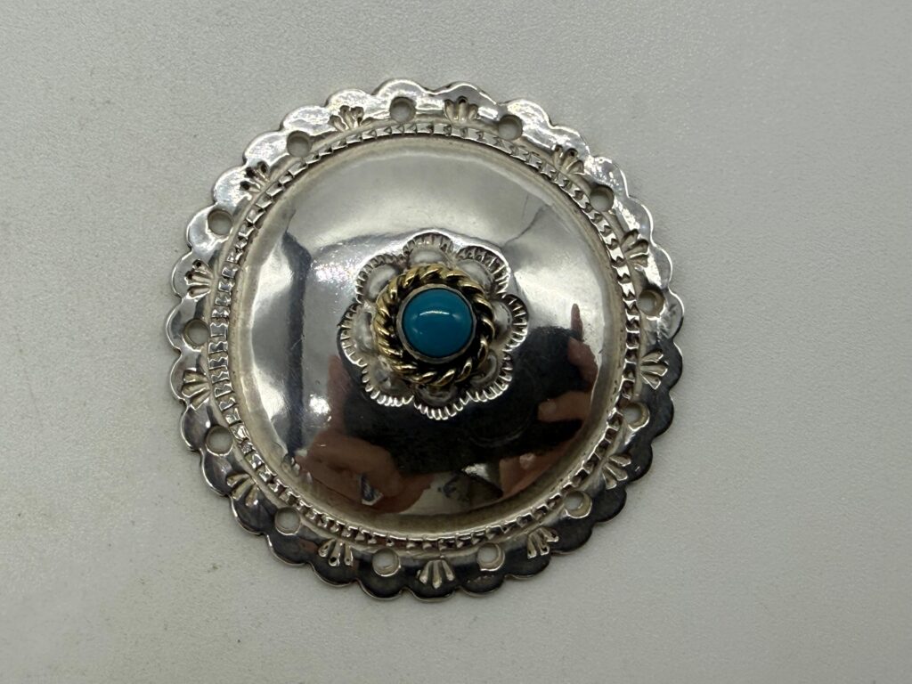 ほぼ新品　レア　　金縄ターコイズフラワーコンチョ13.52g