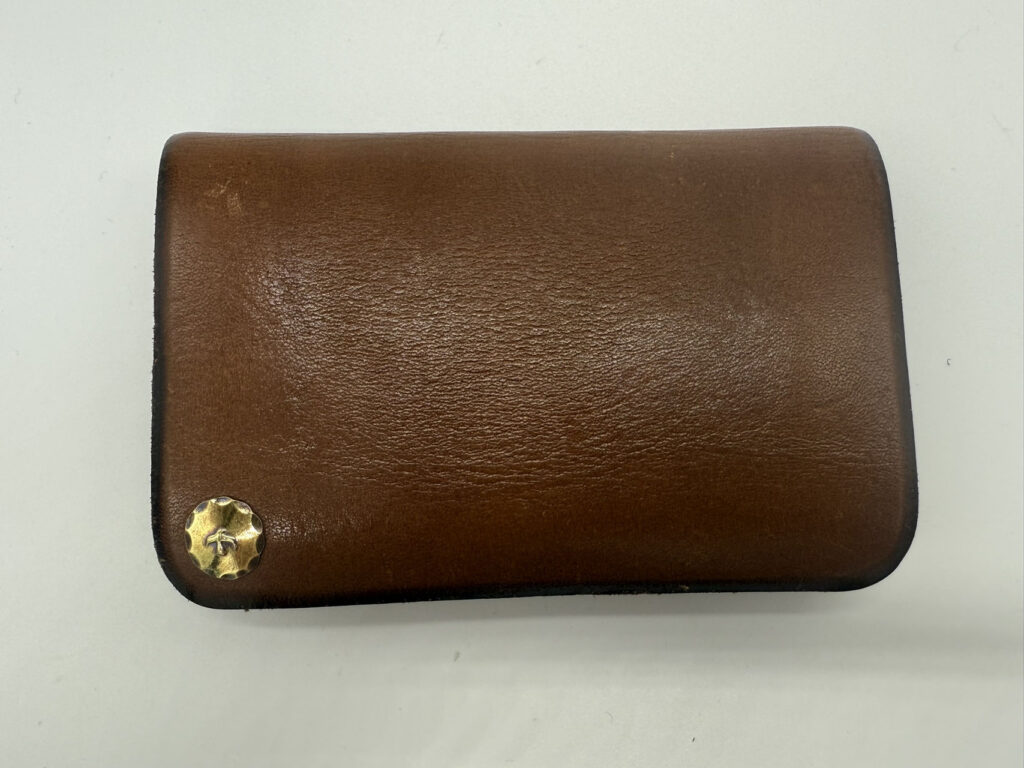 【良品】金メタル付名刺入れ【こげ茶】