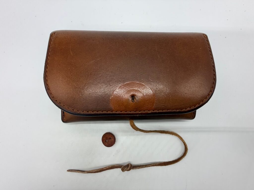 良品 二つ折りミドルウォレット 赤茶