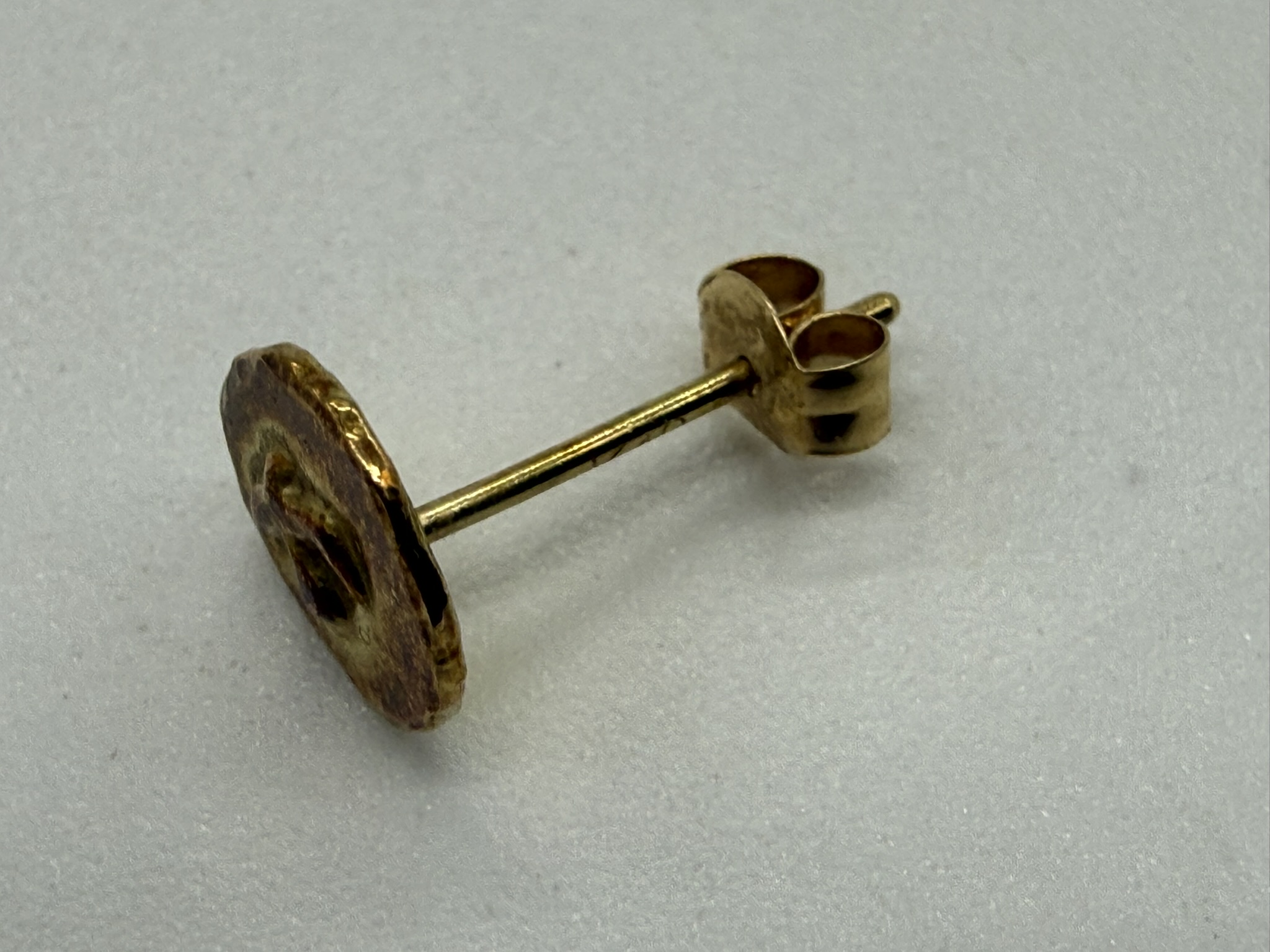 【良品】金メタルピアス【OLD0.72g】 - 画像 (5)