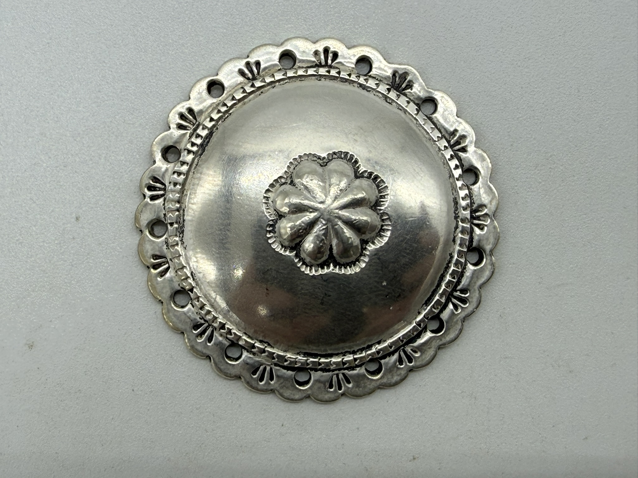 【美品】フラワーコンチョ【13.19g】