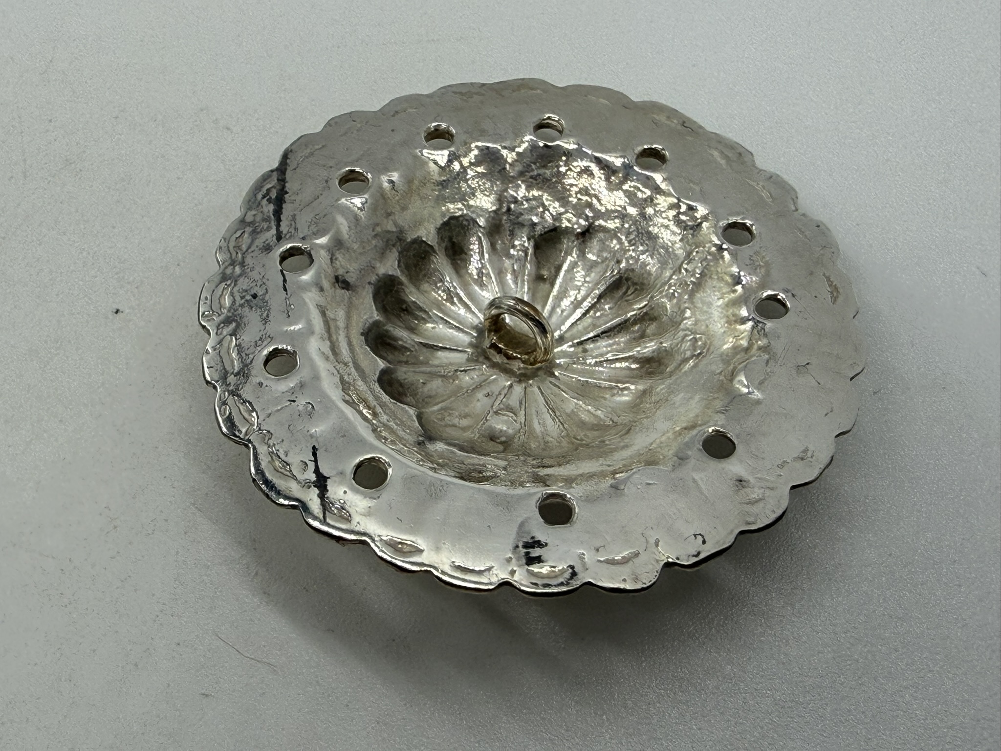 【極美品】金メタル付フラワーコンチョ【巾着用15.92g最新キャスト】 - 画像 (6)