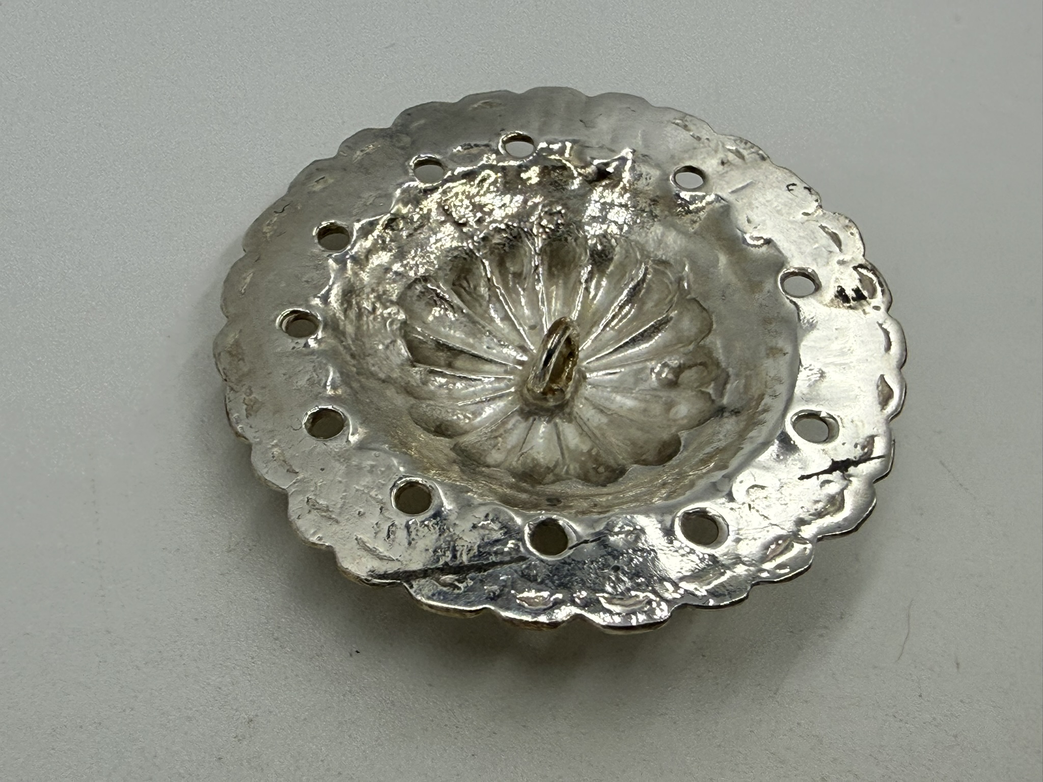 【極美品】金メタル付フラワーコンチョ【巾着用15.92g最新キャスト】 - 画像 (5)