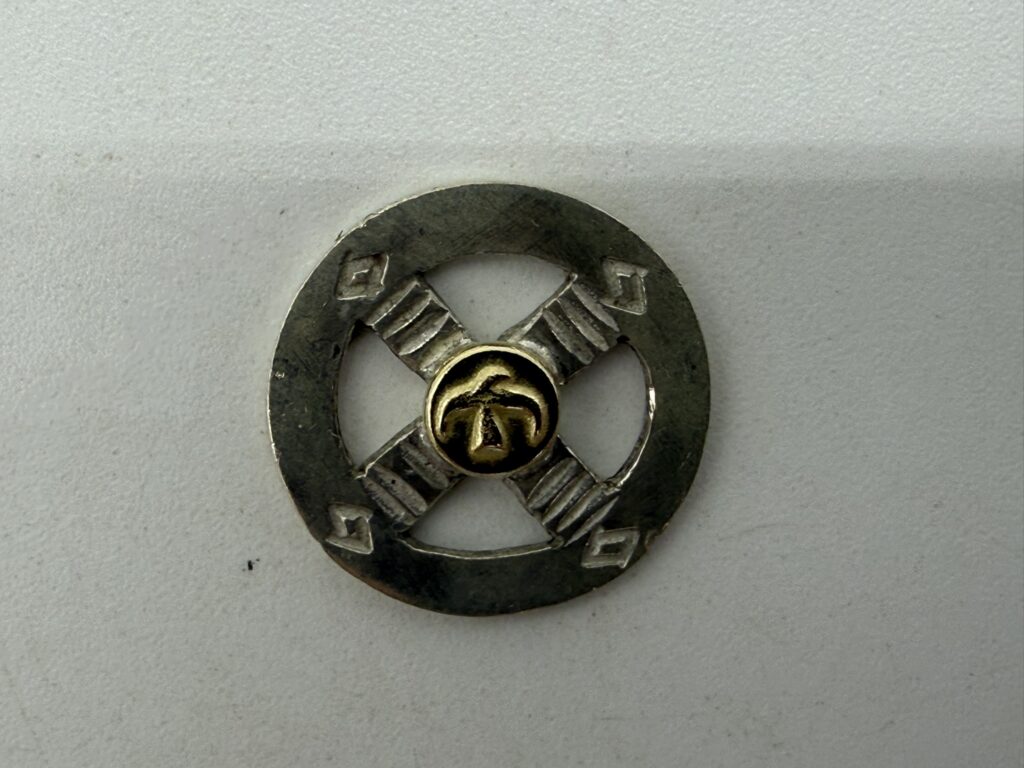 【美品】金メタル付ホイール【最新キャスト2.47g】