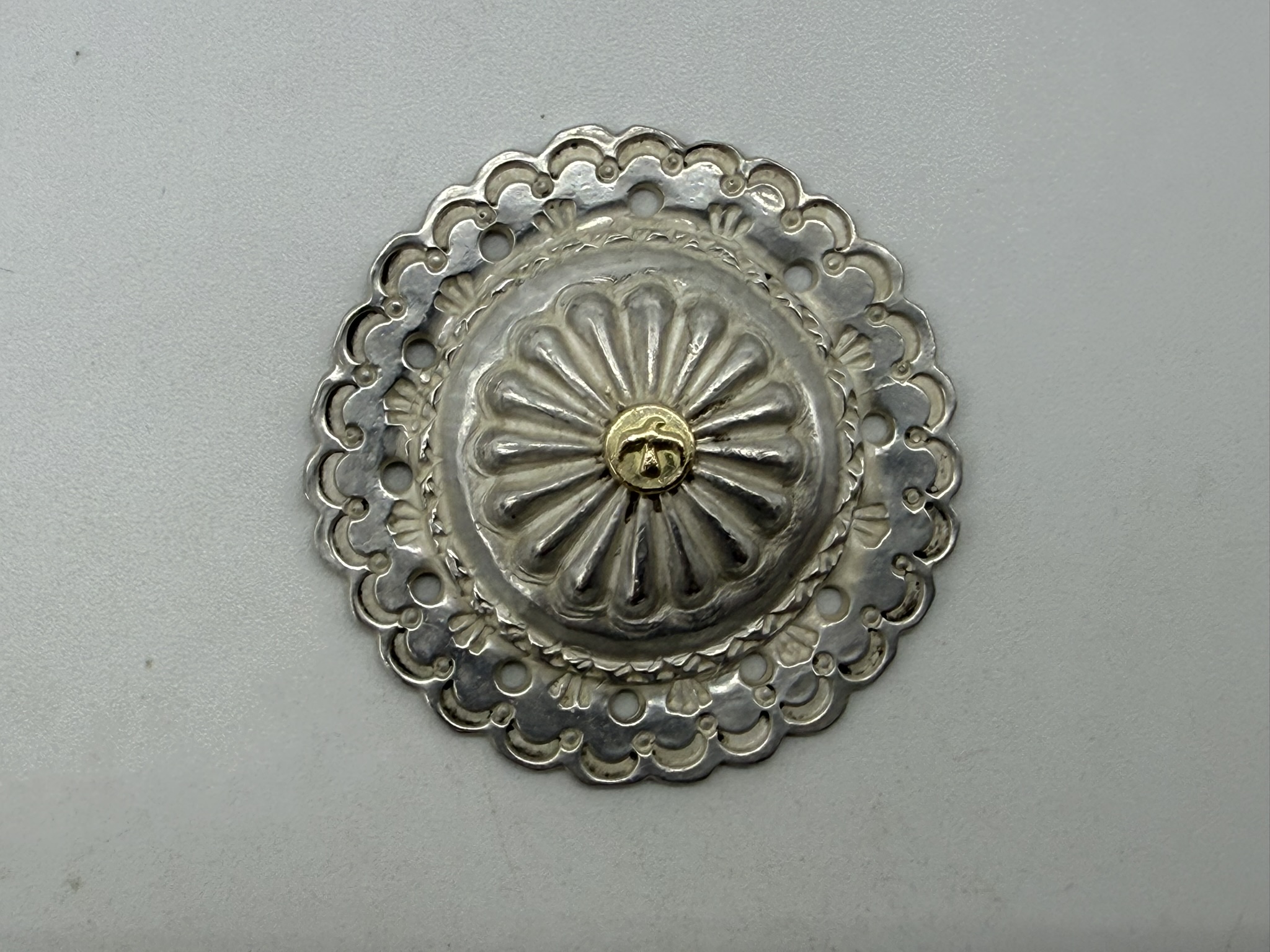【美品】小金メタル付フラワーコンチョ【15.10g】