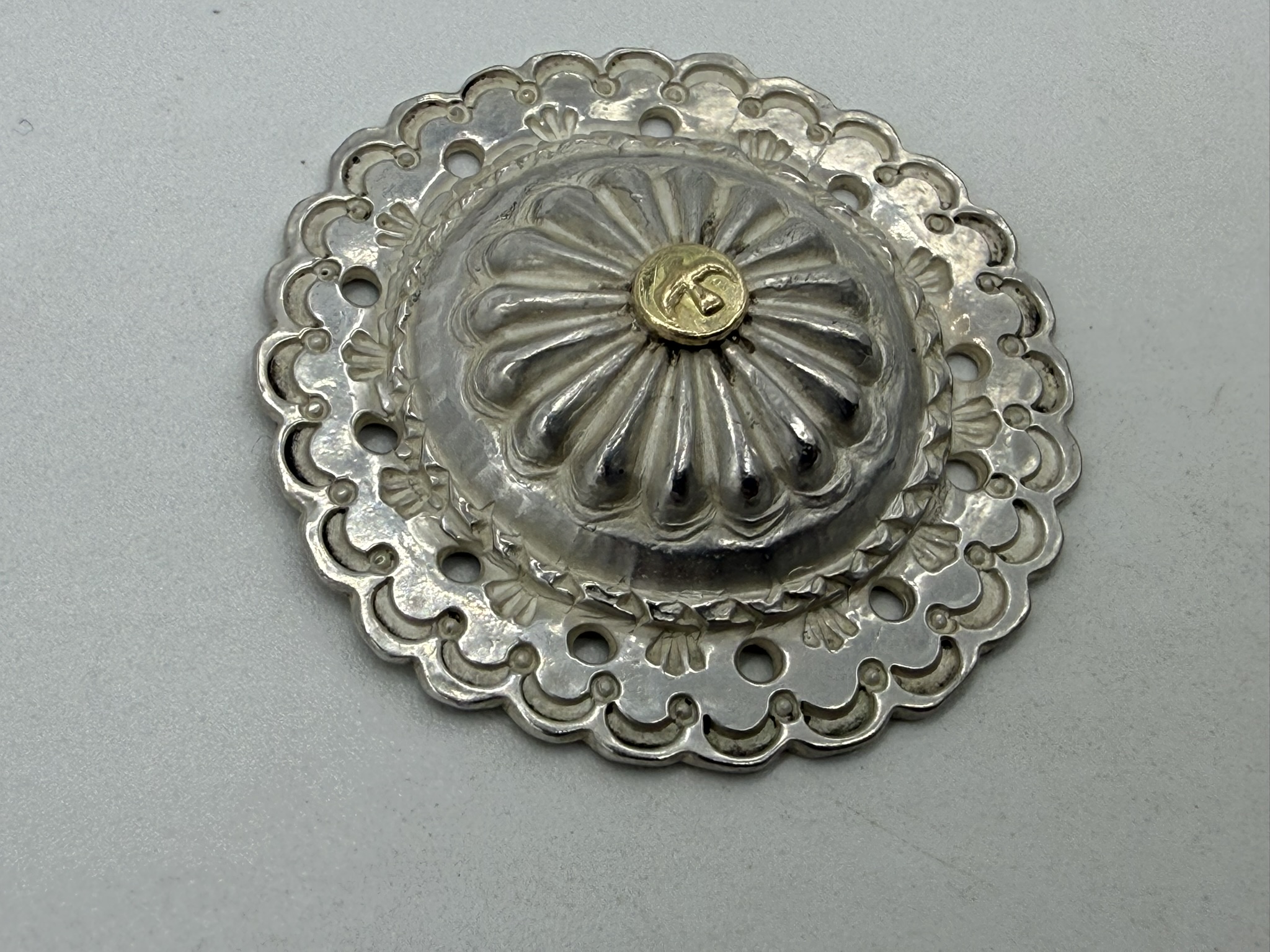 【美品】小金メタル付フラワーコンチョ【15.10g】 - 画像 (2)