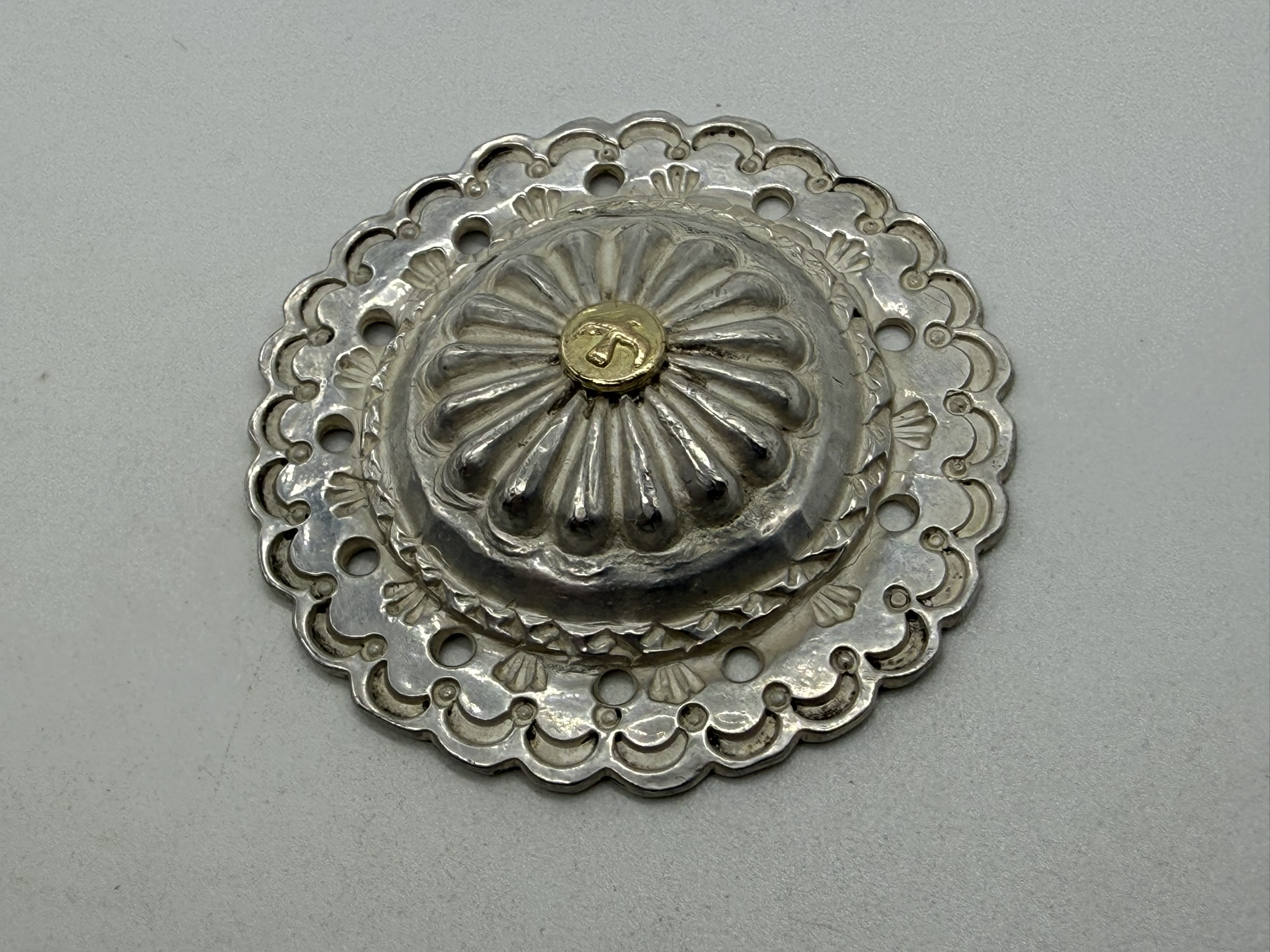 【美品】小金メタル付フラワーコンチョ【15.10g】 - 画像 (3)