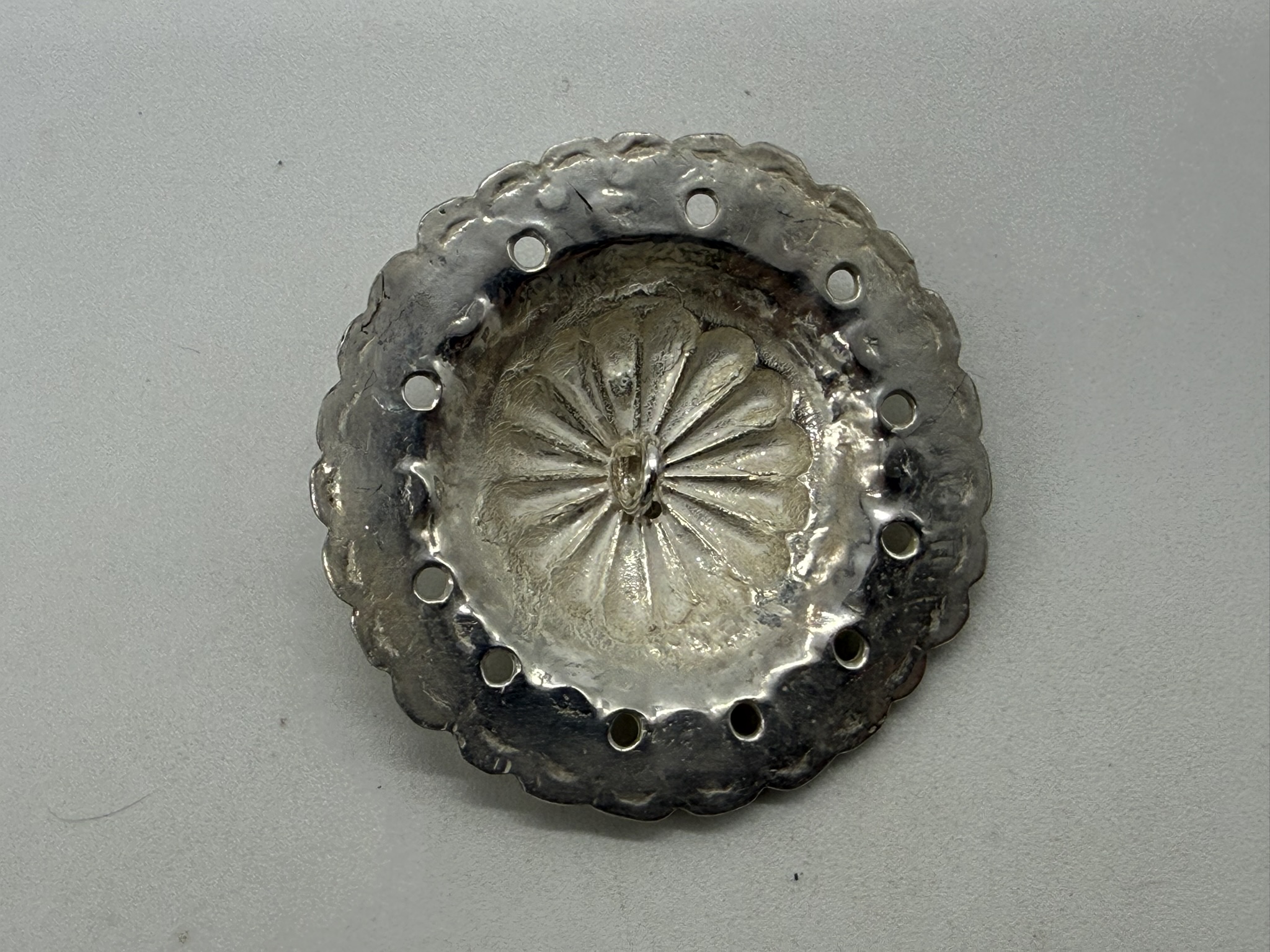 【美品】小金メタル付フラワーコンチョ【15.10g】 - 画像 (4)