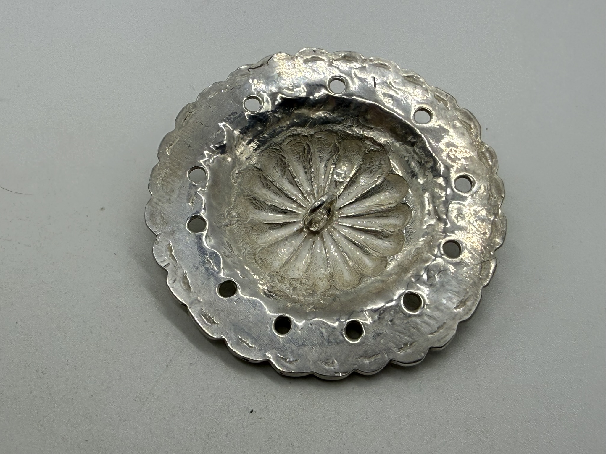 【美品】小金メタル付フラワーコンチョ【15.10g】 - 画像 (6)