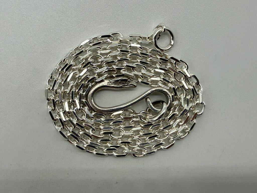 美品　細角イーグルフックチェーン15.02g