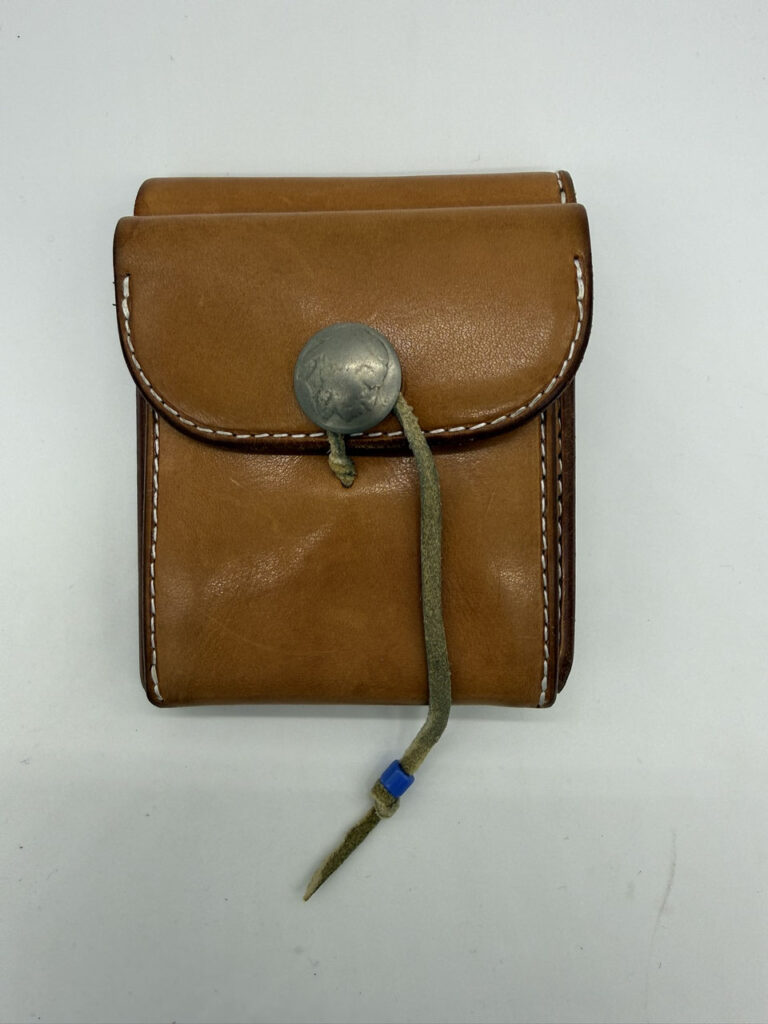 【美品】二つ折りショートウォレット【サドル】