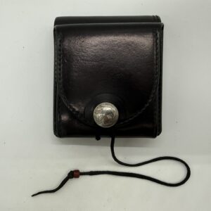 【美品】新型二つ折りショートウォレット【黒】
