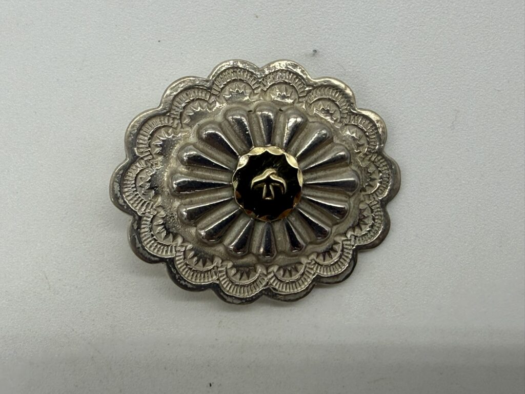 【美品】楕円形金メタル付フラワーコンチョ横【8.29g】