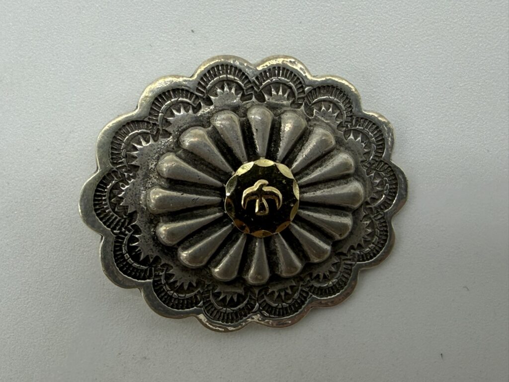【良品】楕円形金メタル付フラワーコンチョ横【最新キャスト8.45g】