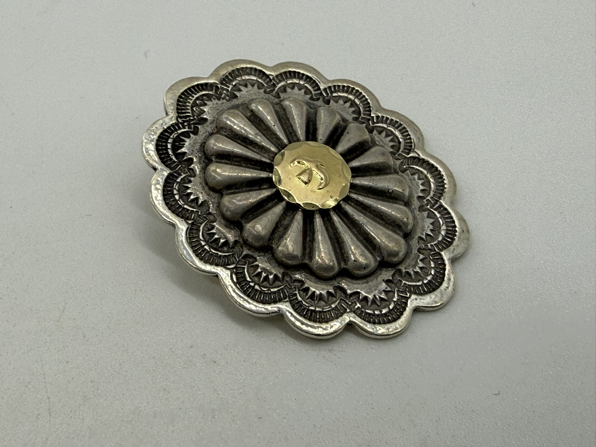 【良品】楕円形金メタル付フラワーコンチョ横【最新キャスト8.45g】 - 画像 (2)