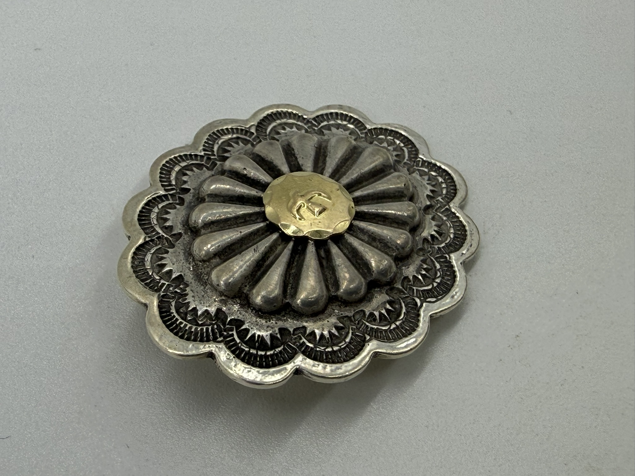 【良品】楕円形金メタル付フラワーコンチョ横【最新キャスト8.45g】 - 画像 (3)
