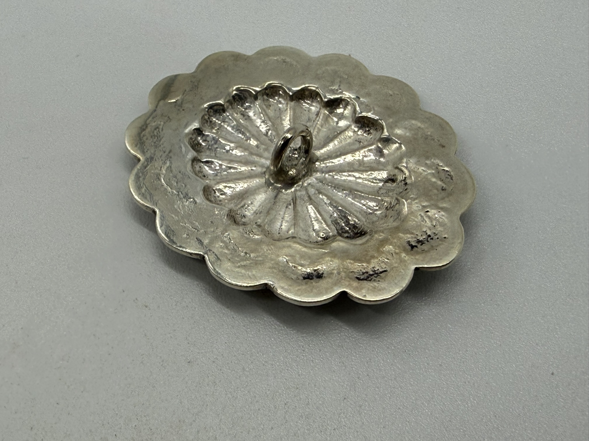【良品】楕円形金メタル付フラワーコンチョ横【最新キャスト8.45g】 - 画像 (5)