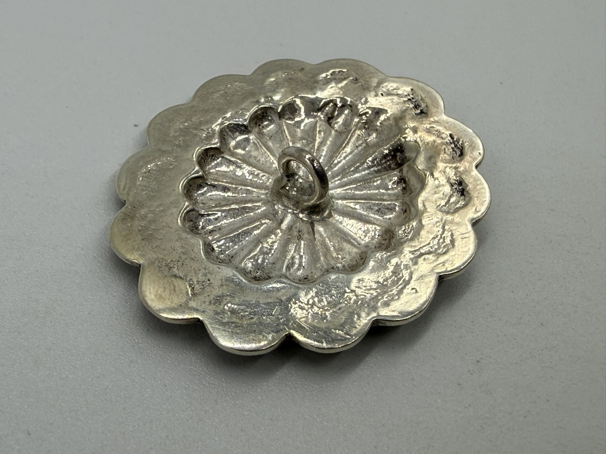 【良品】楕円形金メタル付フラワーコンチョ横【最新キャスト8.45g】 - 画像 (6)