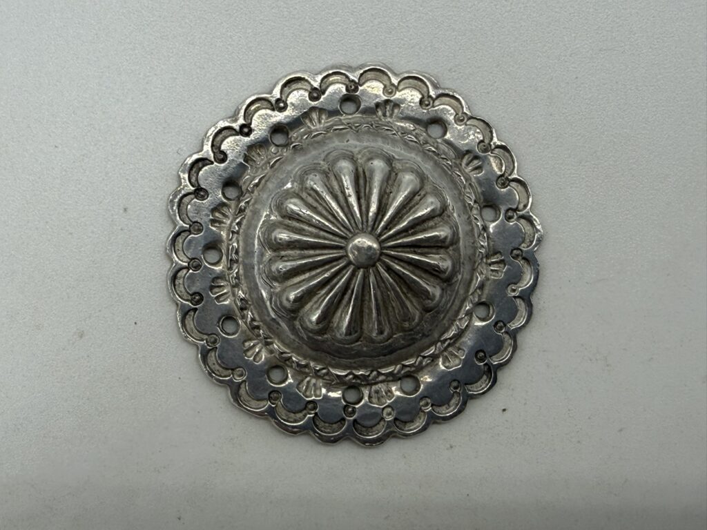 【美品】フラワーコンチョ【17.25g】