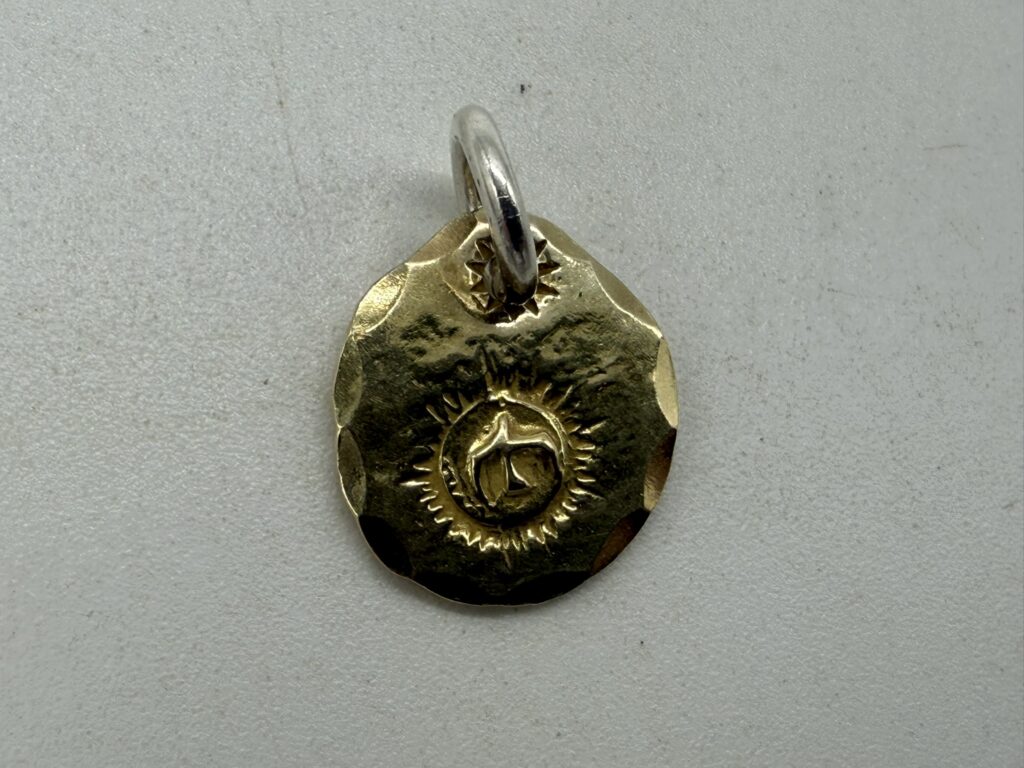 【美品】K18IN太陽メタル大【現行3.41g】